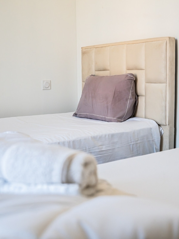 batelle-chambre-3-2 Hébergement de charme Arles - Domaine de la Batelle - Appartement 3 - Chambre 2