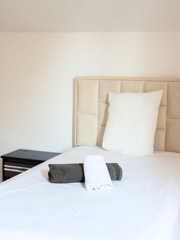 batelle-chambre-6-2 Hébergement de charme Arles - Domaine de la Batelle - Appartement 6 - Chambre 2